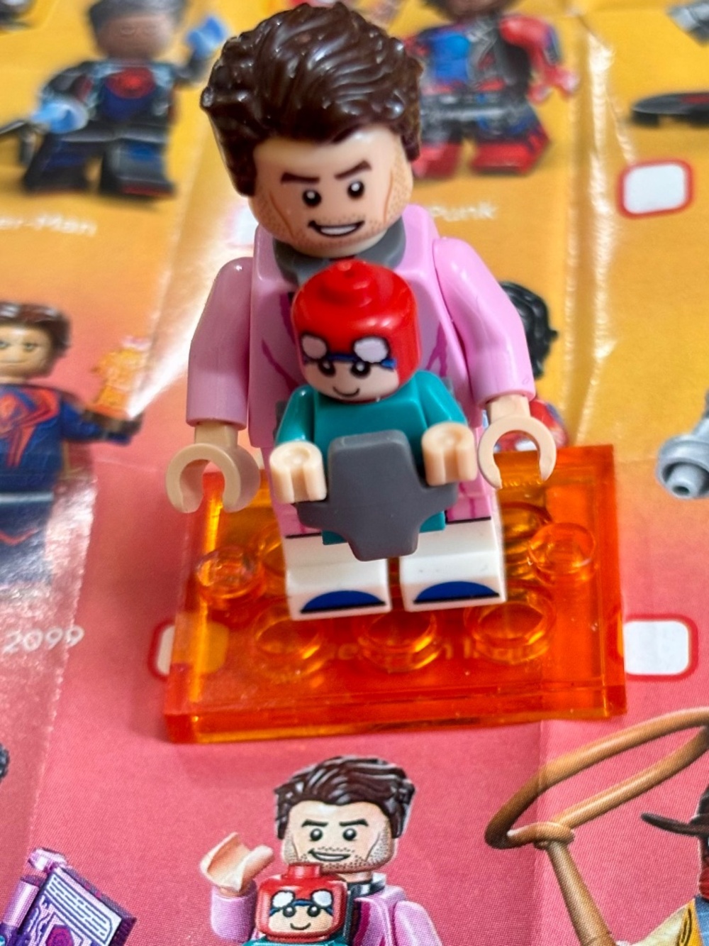 LEGO "Peter B. Parker / Spider-Man & May 'Mayday' Parker" Minifigures colspi-10